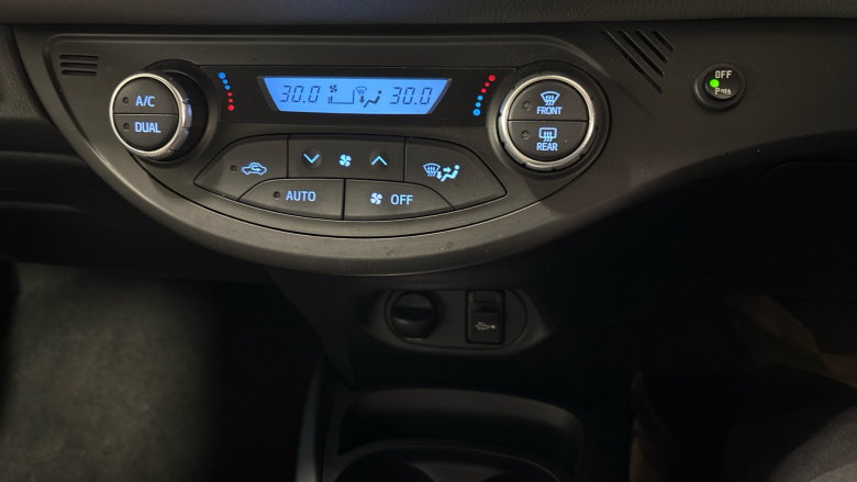Toyota Yaris 1.5 Hybrid Icon Tech 5dr CVT Hybrid Hatchback